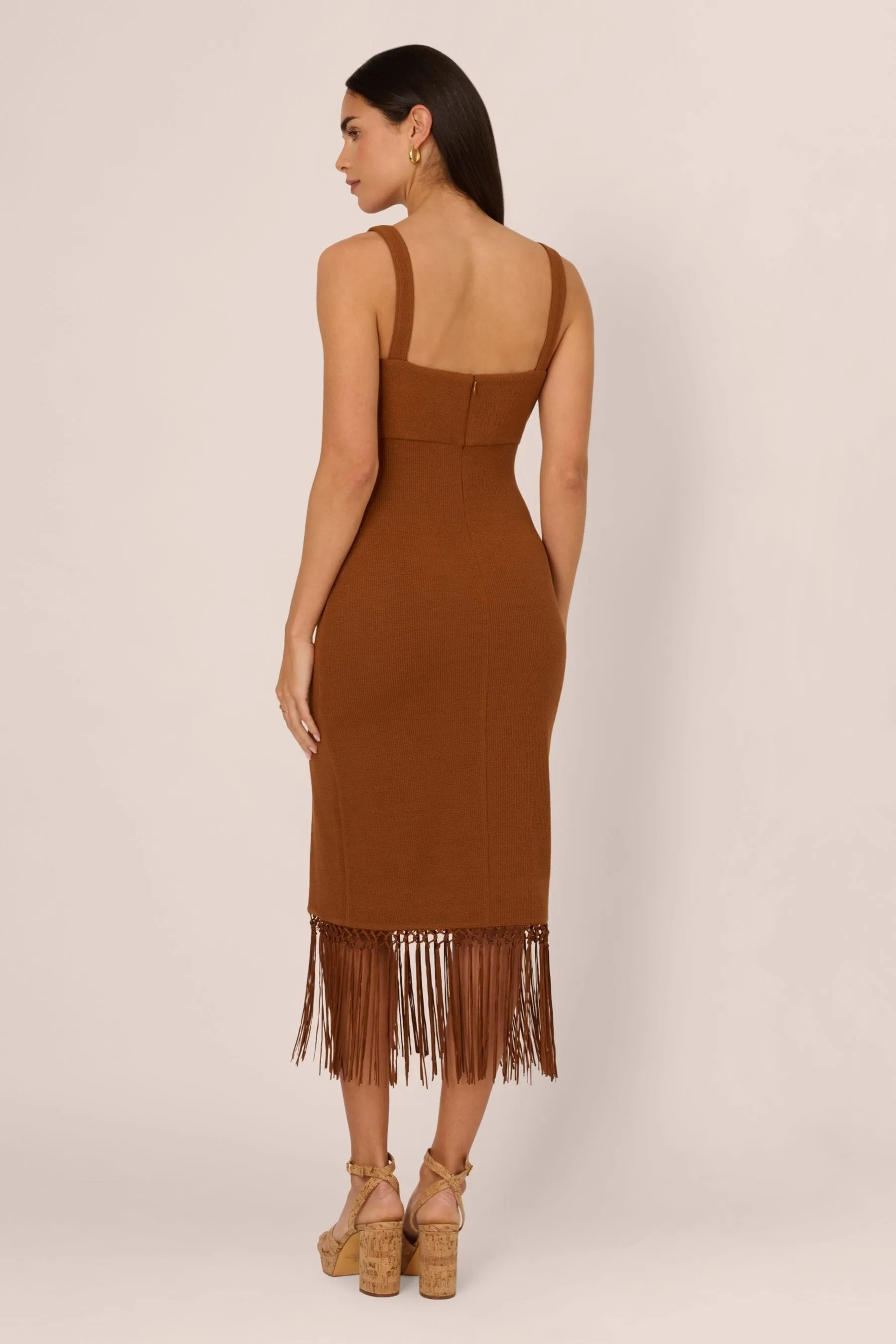 Adrianna Papell Marrone midi in maglia con frange - Abito