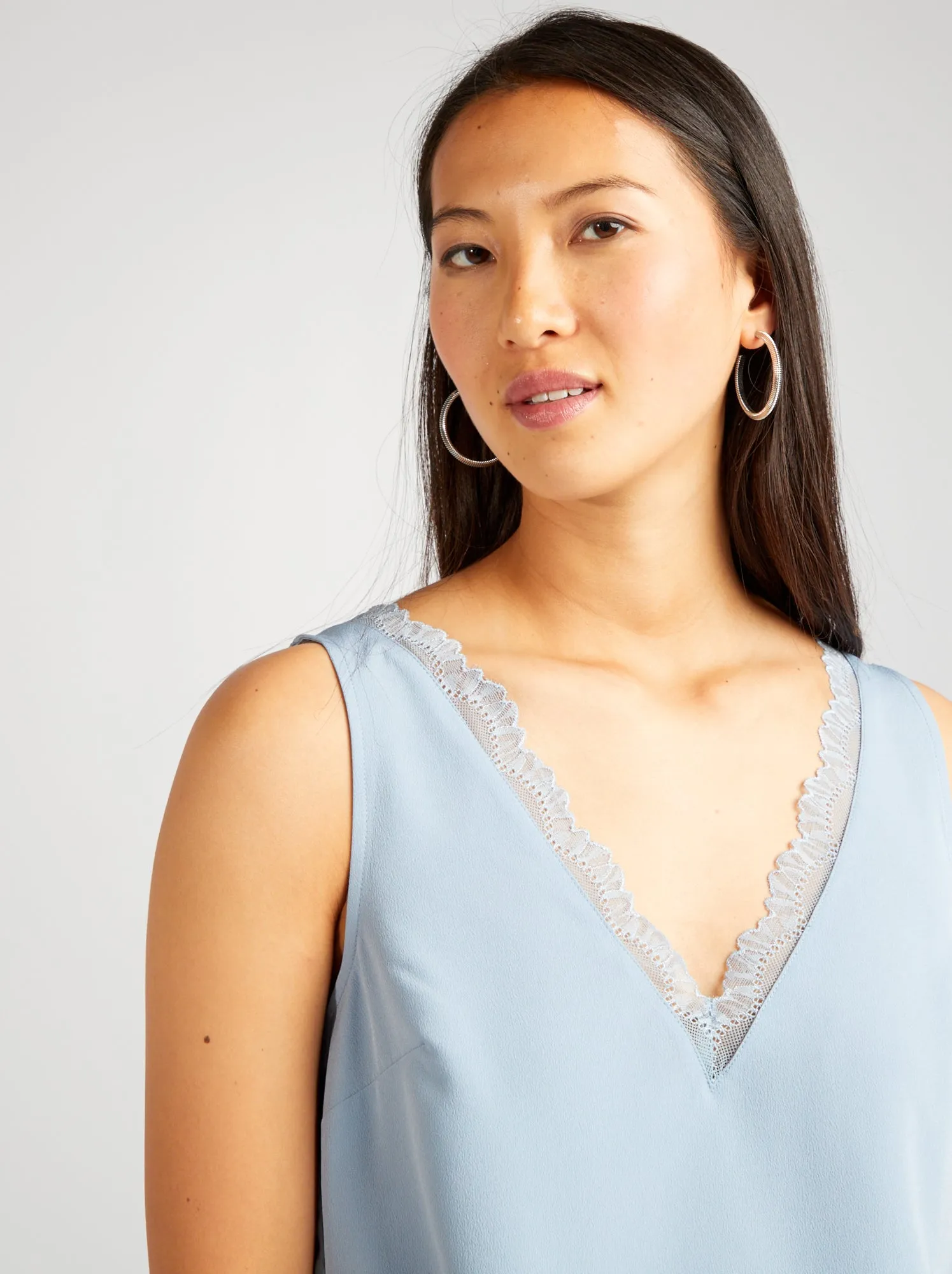 Blusa senza maniche con collo in pizzo - BLU
