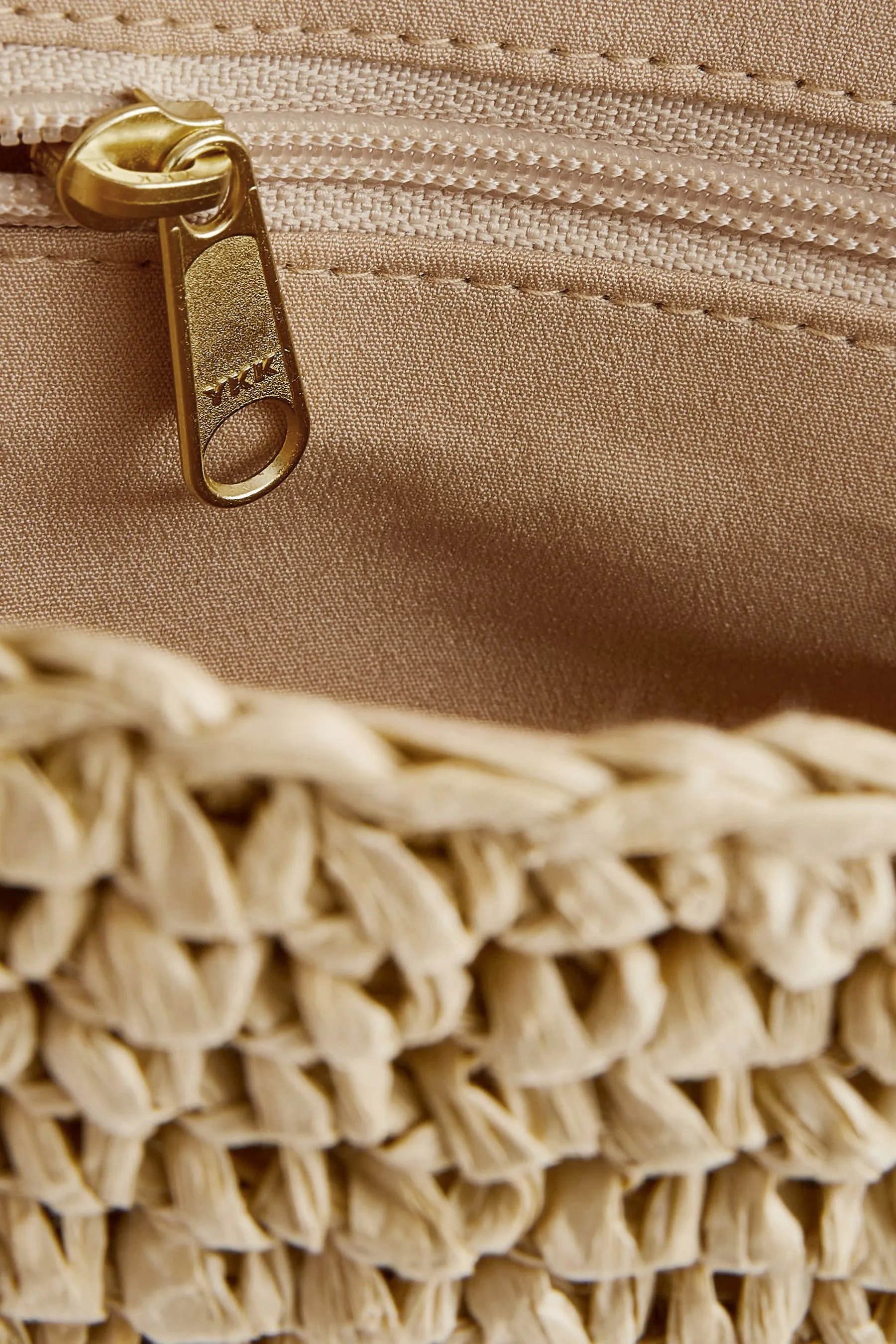Borsa con frange in rafia    