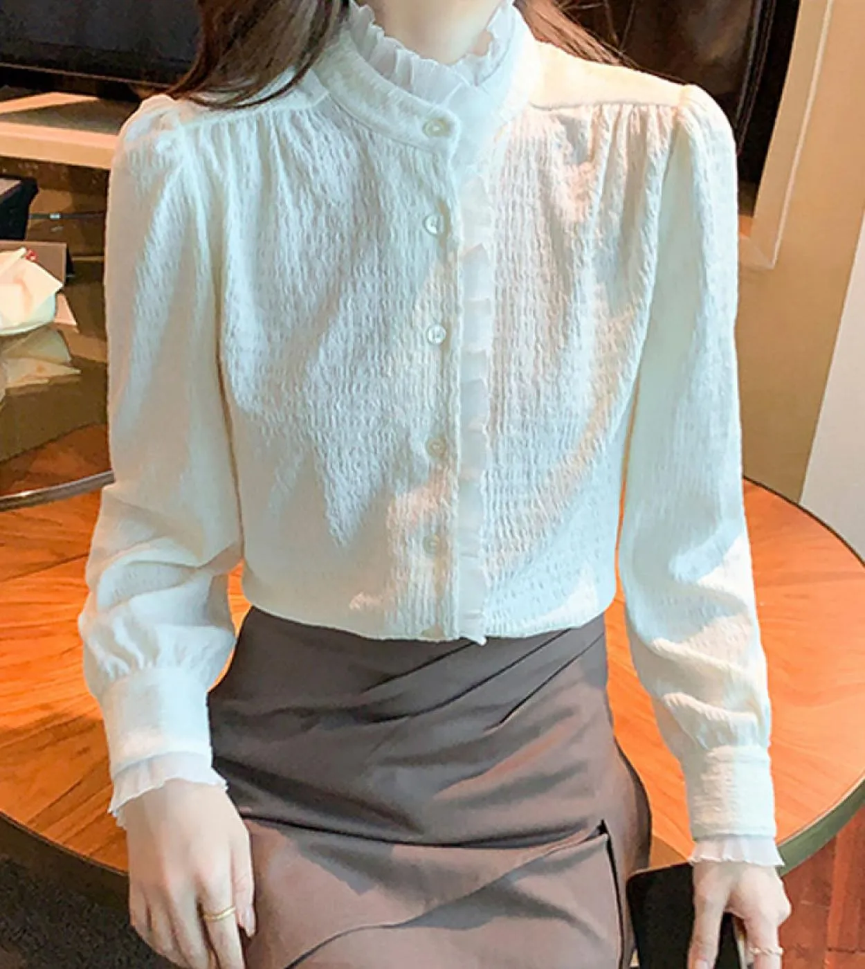 Camicetta elegante francese Moda donna Primavera Colletto alla coreana Camicia plissettata in pizzo Manica lunga Abbigliamento f