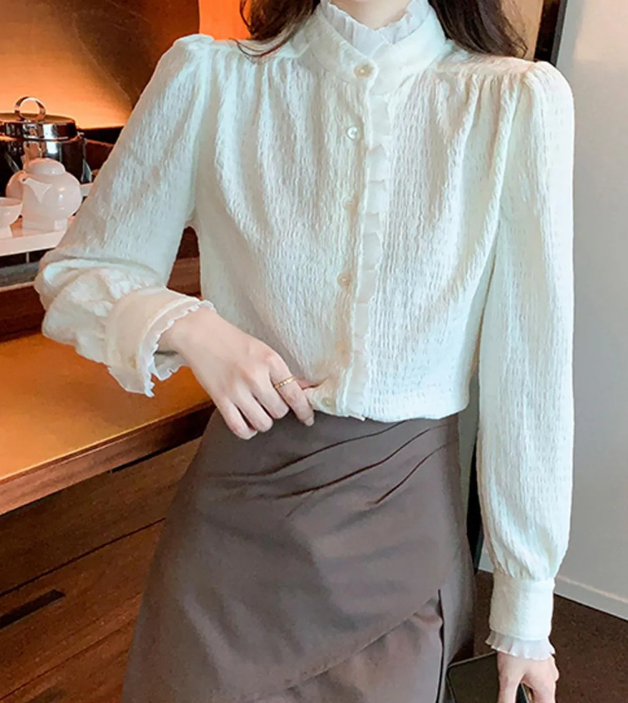 Camicetta elegante francese Moda donna Primavera Colletto alla coreana Camicia plissettata in pizzo Manica lunga Abbigliamento f