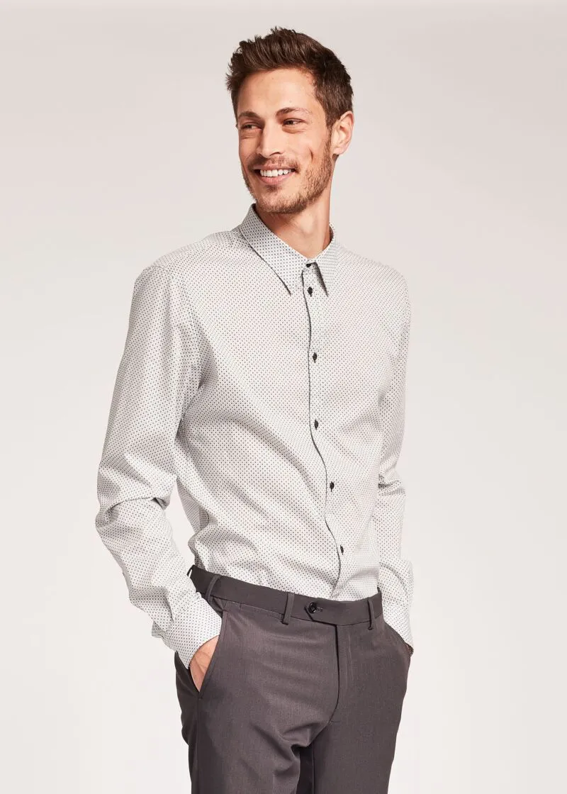 Camicia con collo classico