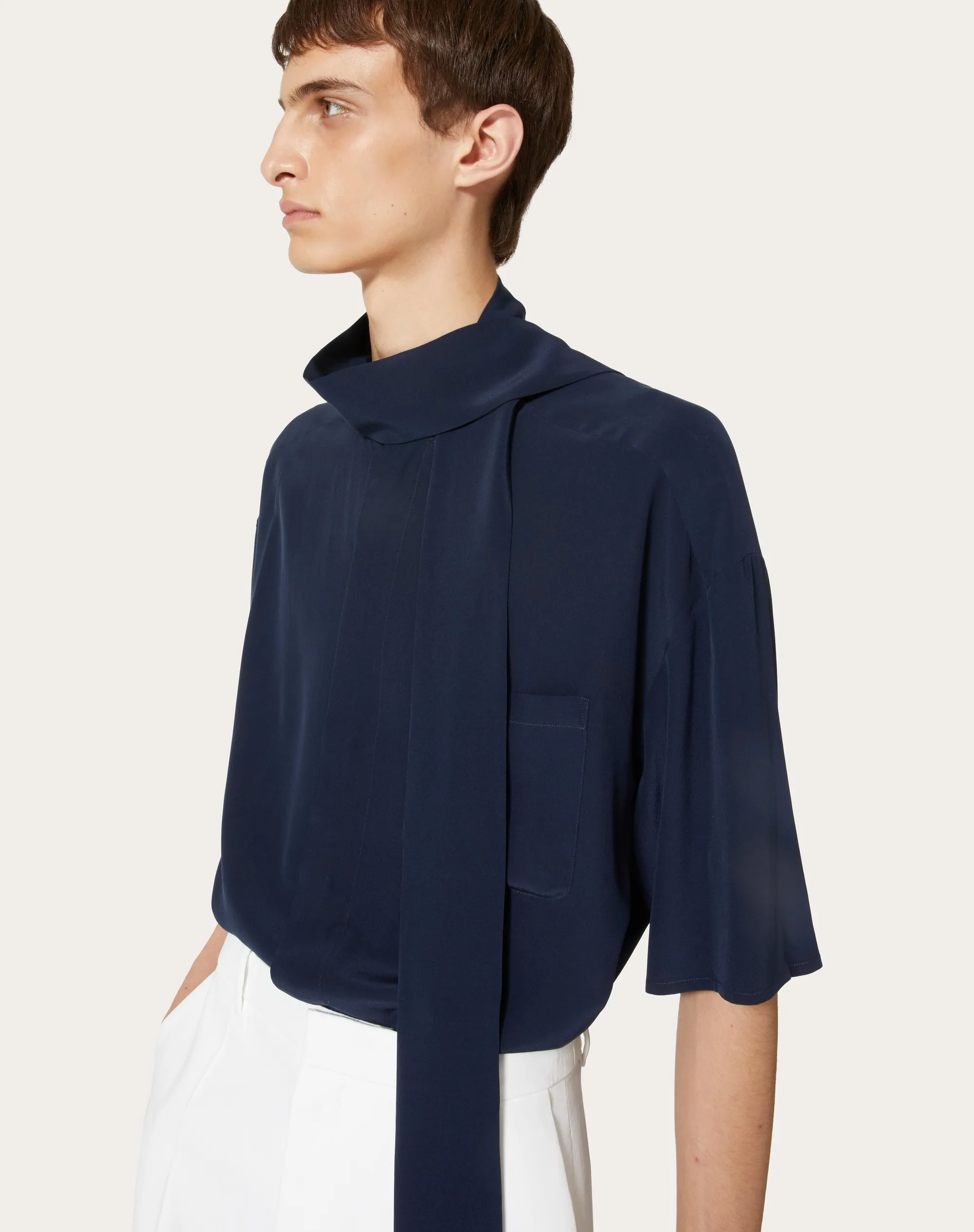CAMICIA DA BOWLING IN SETA CON COLLO A SCIARPA