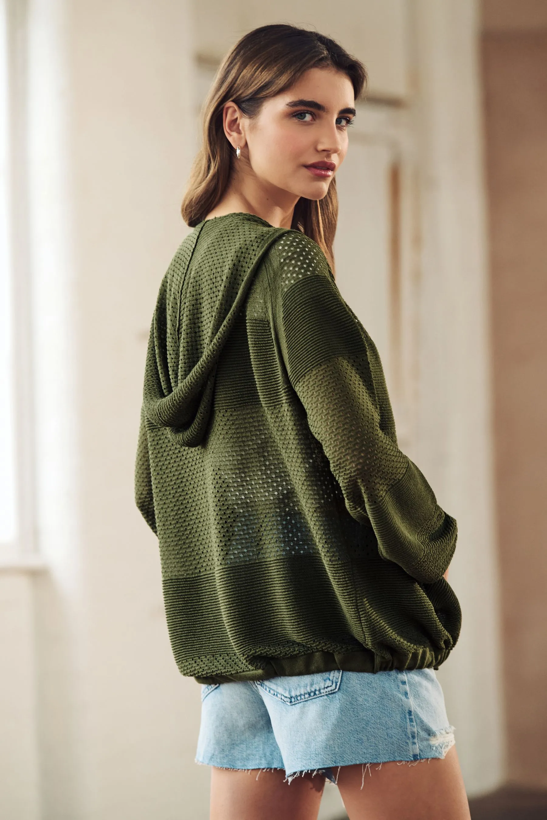 Cardigan in rete con Con cappuccio cuciture