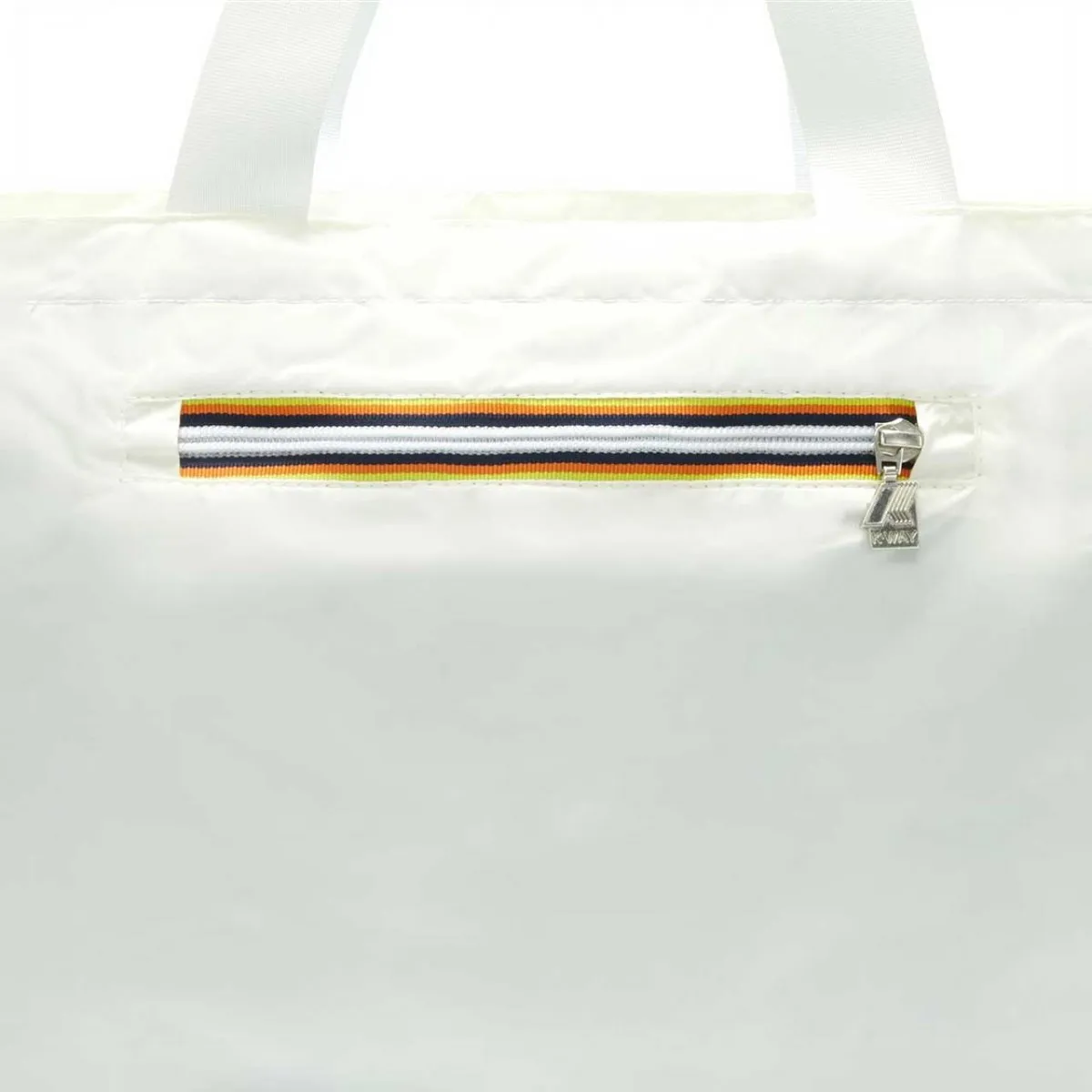 Erina M Borsa, Bianco