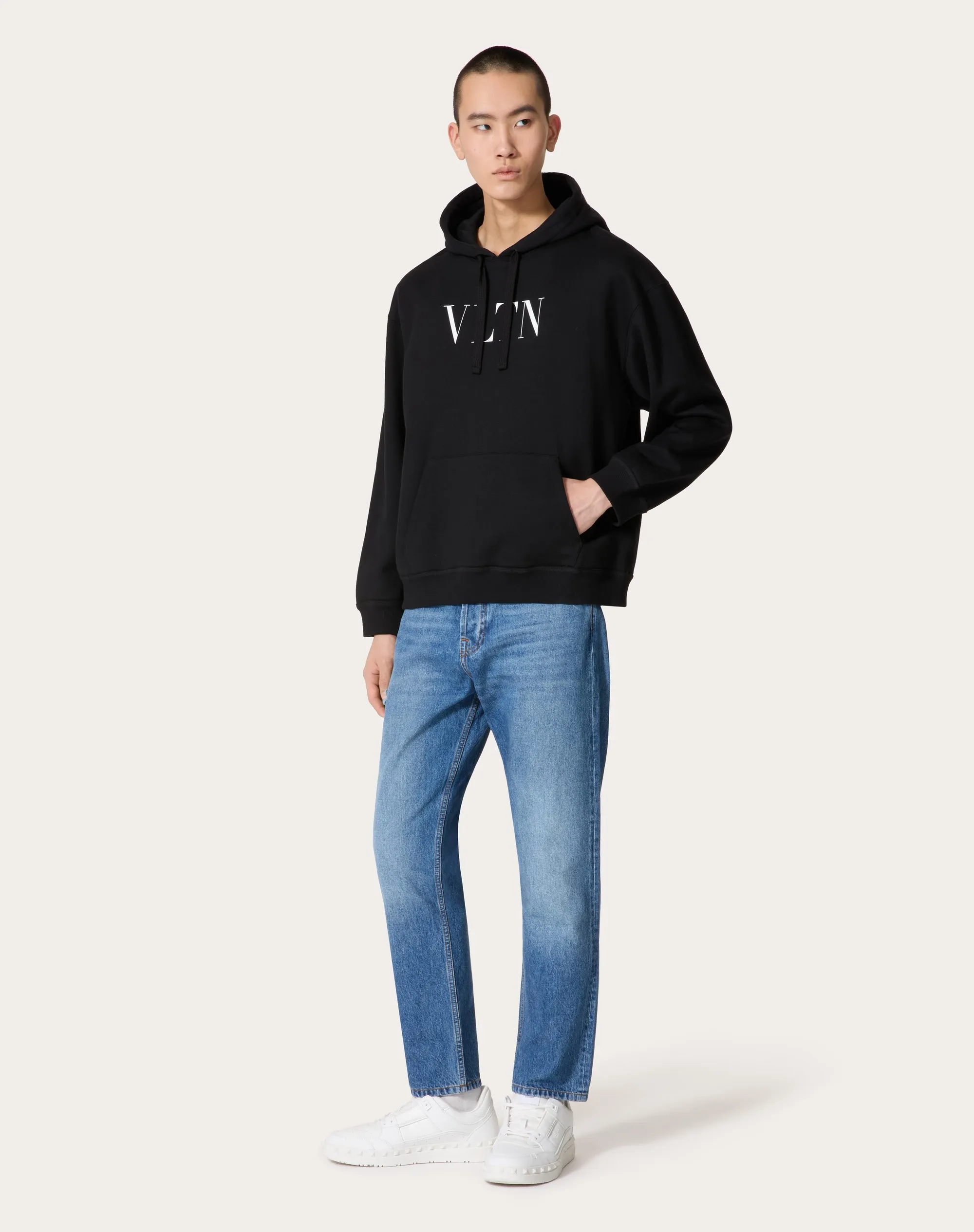 FELPA CON CAPPUCCIO STAMPA VLTN