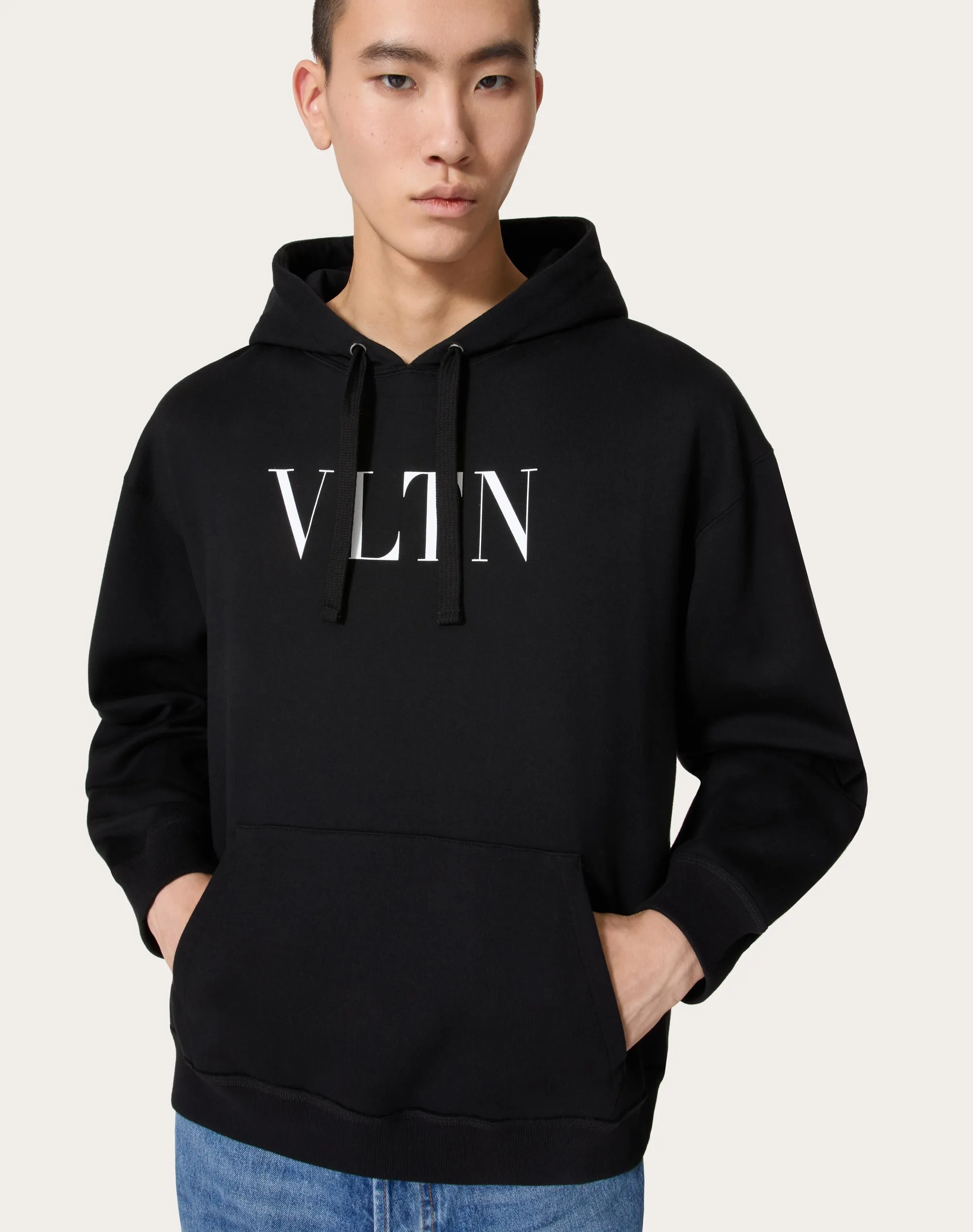 FELPA CON CAPPUCCIO STAMPA VLTN