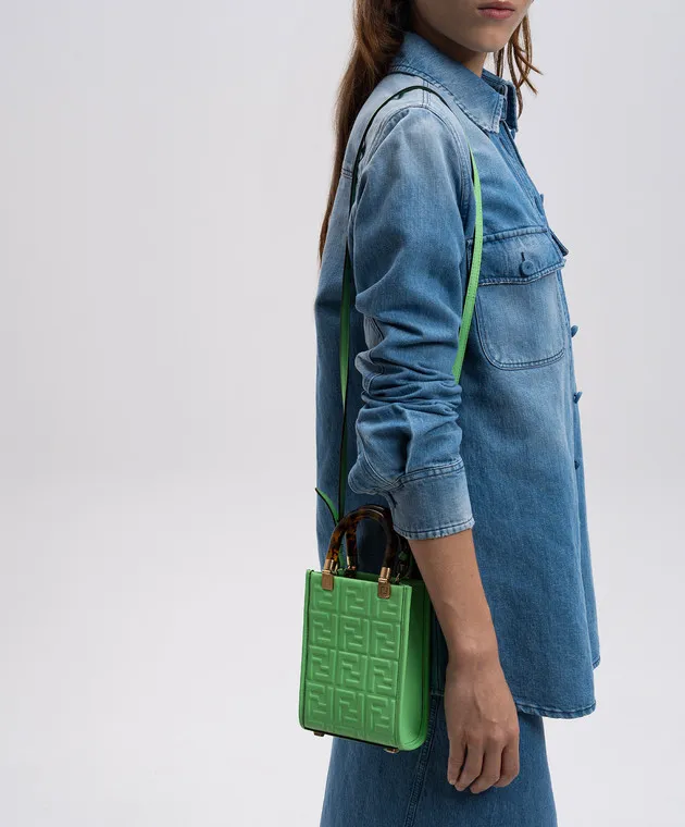 Fendi Borsa tote in pelle con monogramma goffrato verde Sunshine FF con manici tartarugati 8BS051AMCI