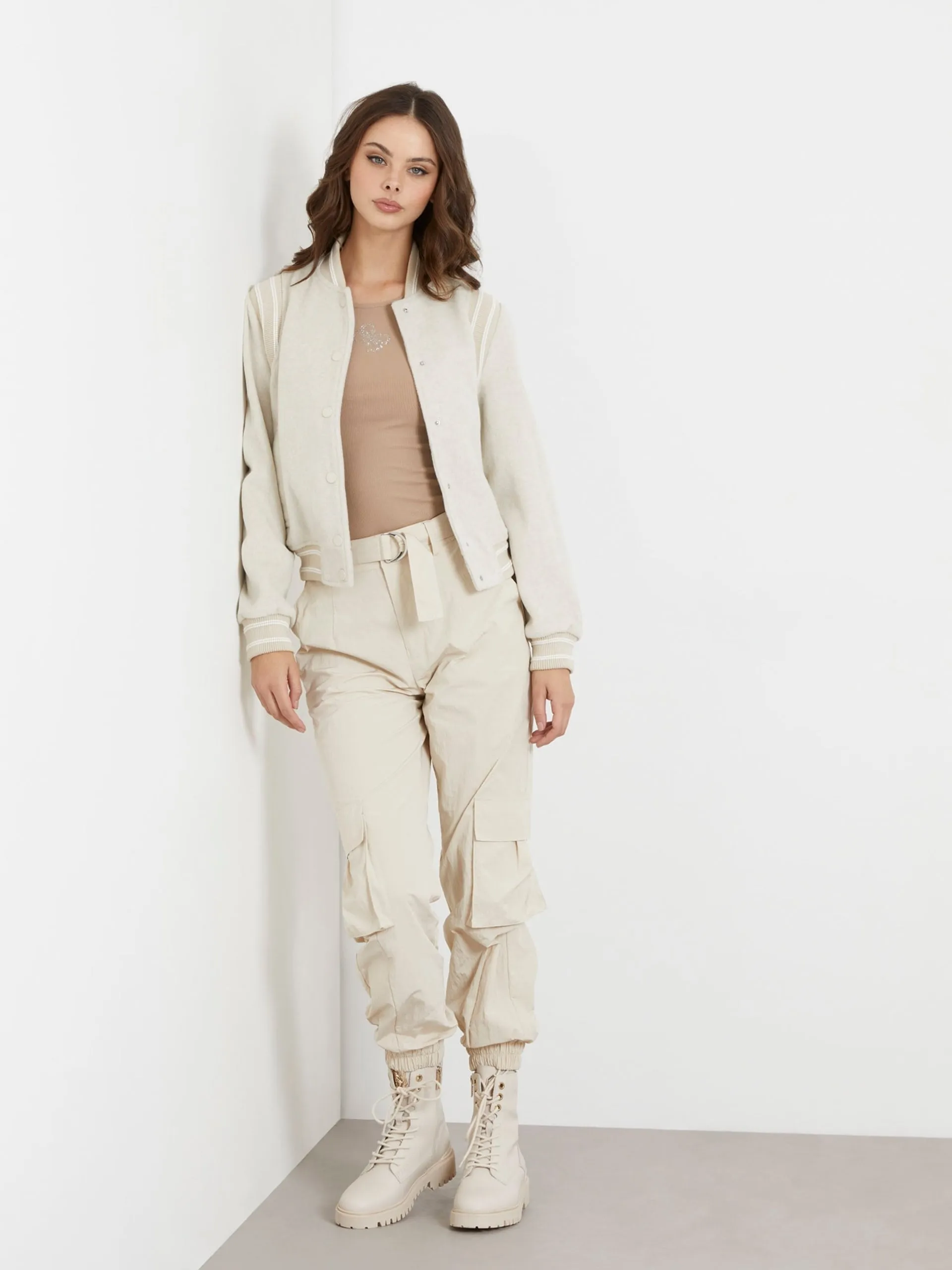 Guess - Pantaloni cargo a vita media crema