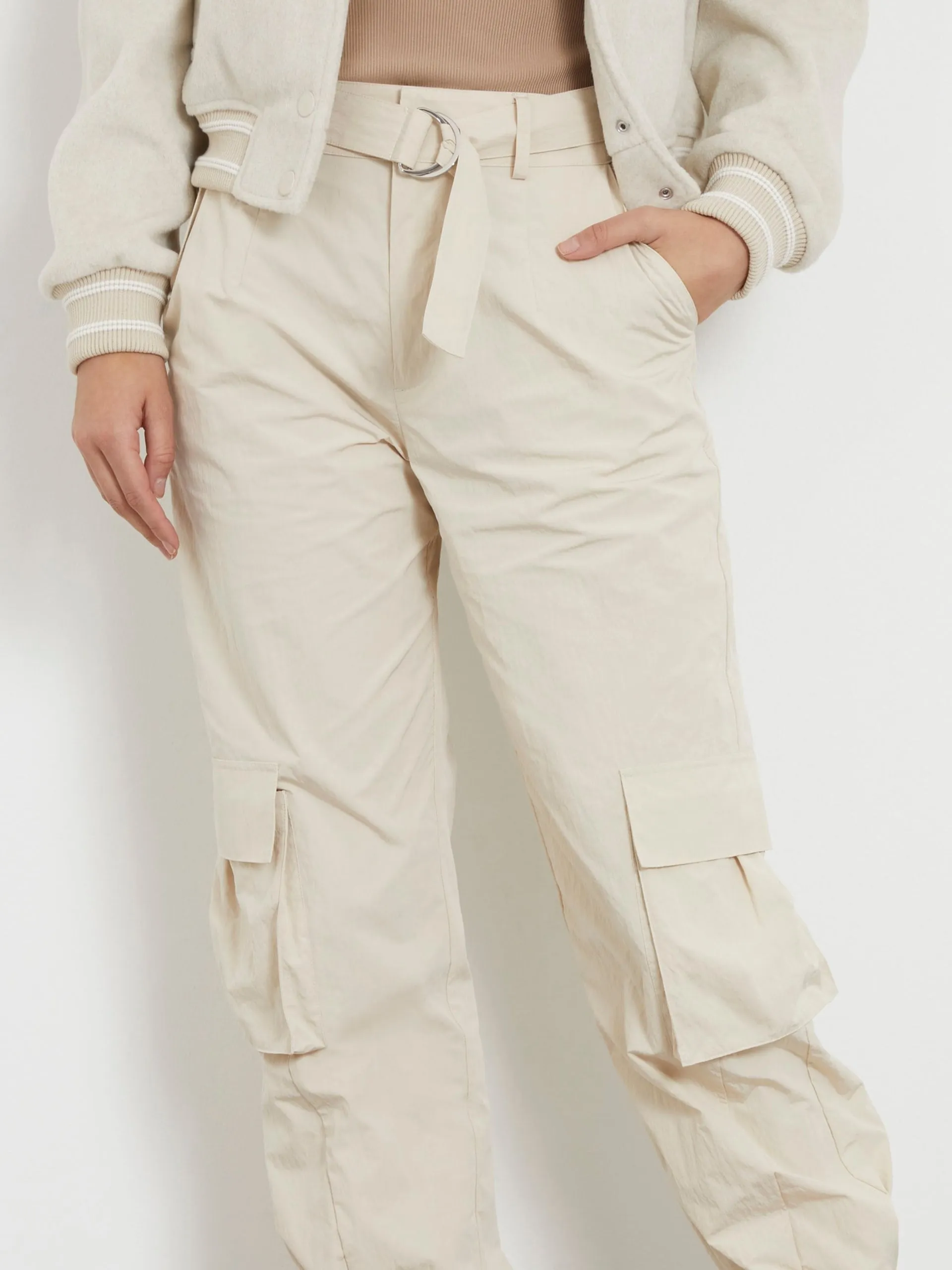 Guess - Pantaloni cargo a vita media crema