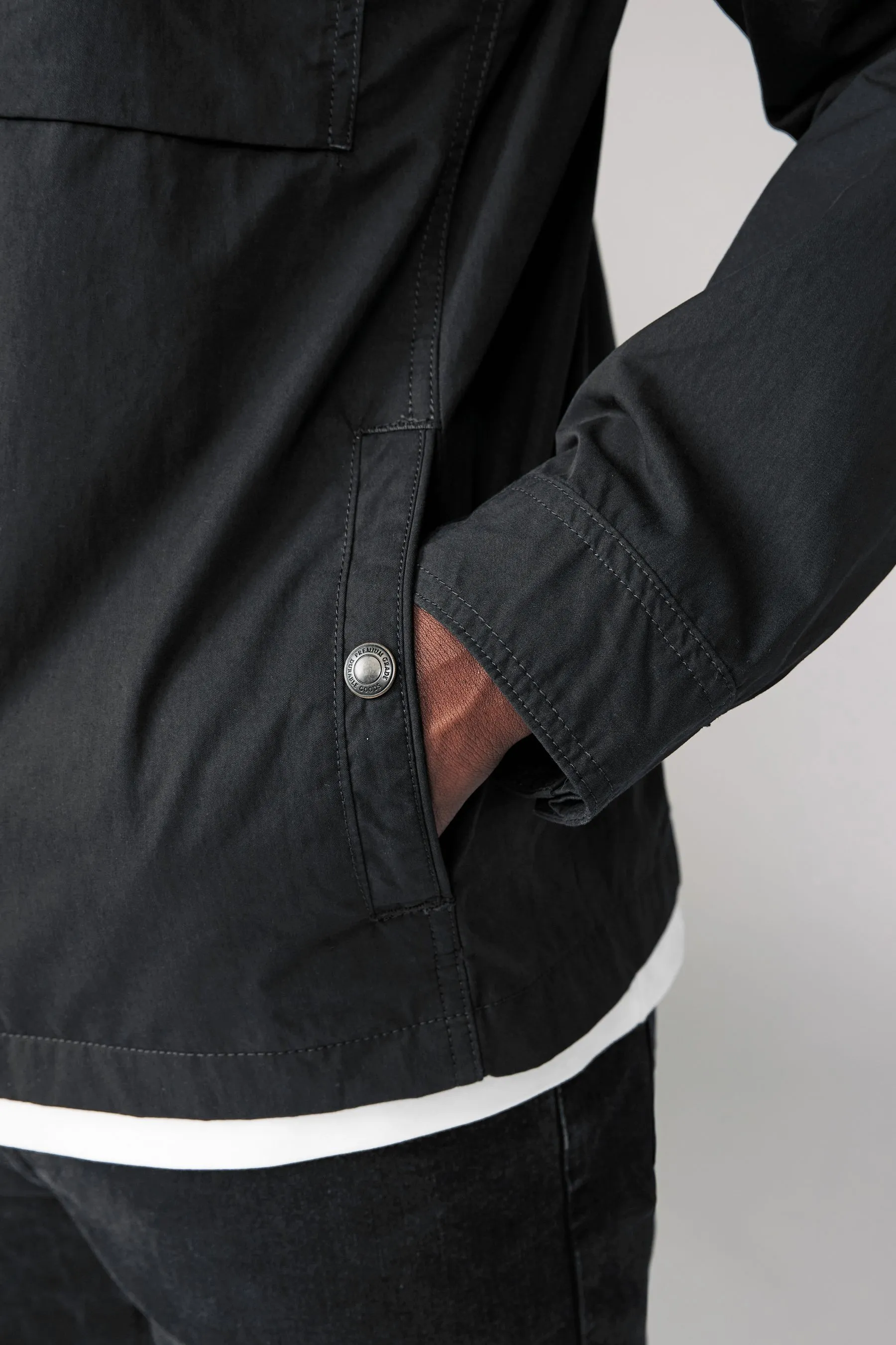 Impermeabile stile camicia multitasche