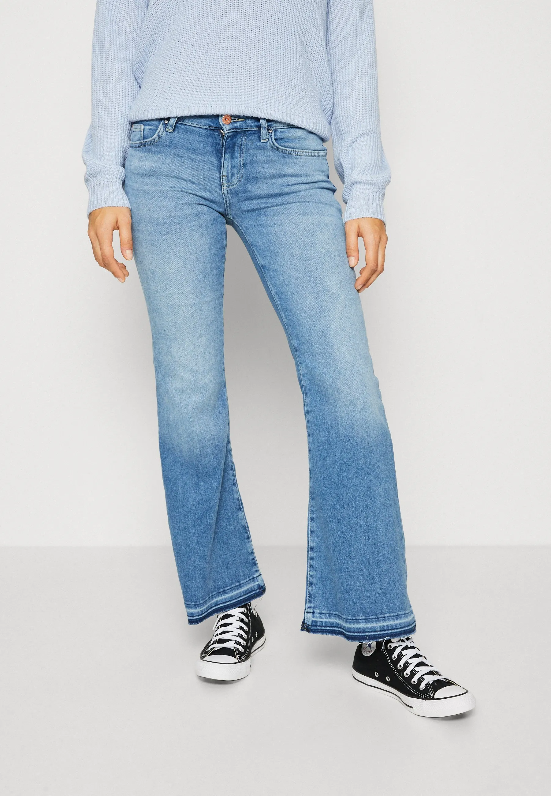 ONLTIGER WIDE FLARED - Jeans a zampa