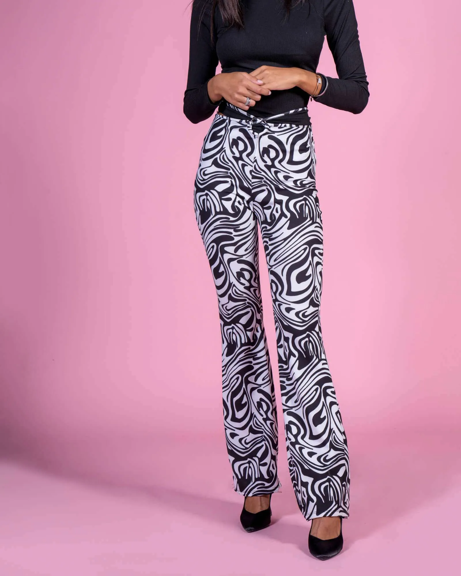 Pantalone a zampa con anello