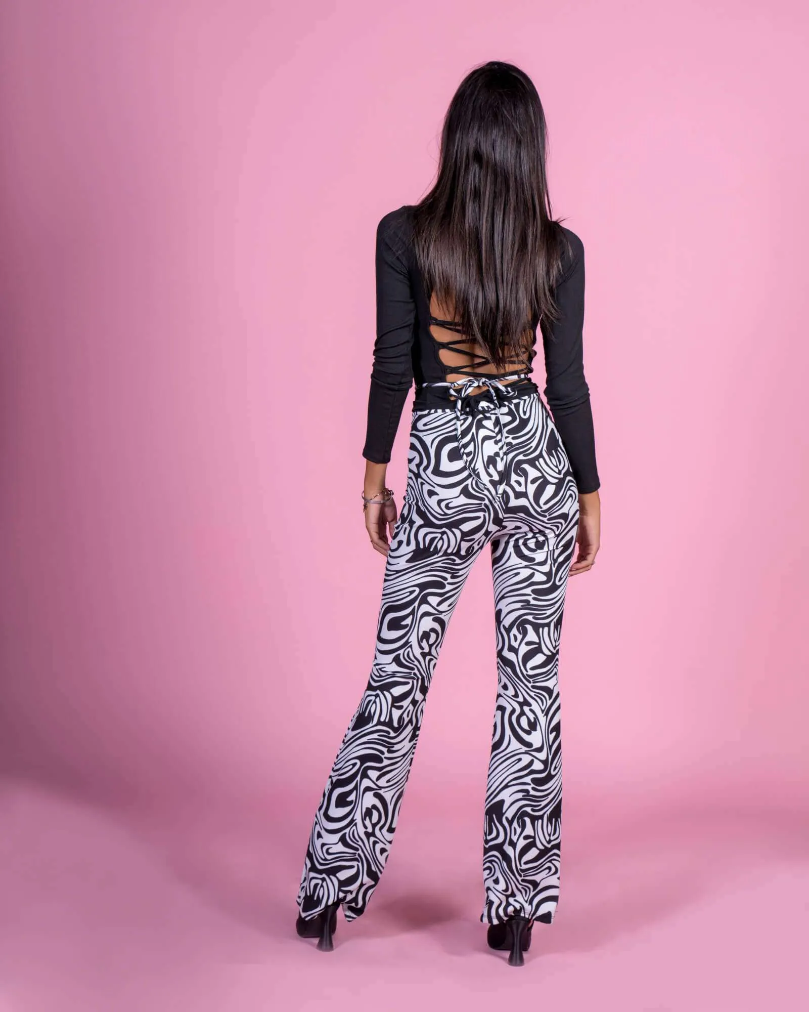 Pantalone a zampa con anello