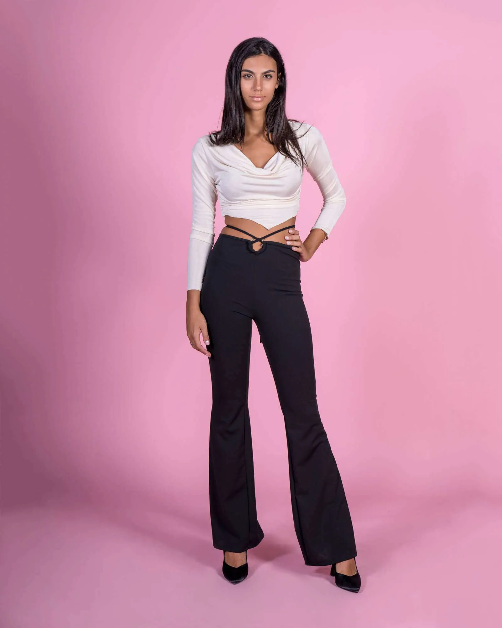 Pantalone a zampa con anello