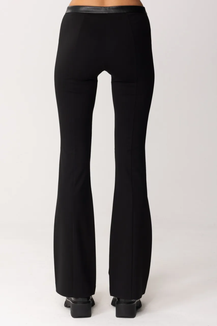 Pantaloni a zampa con vita in pelle Nero