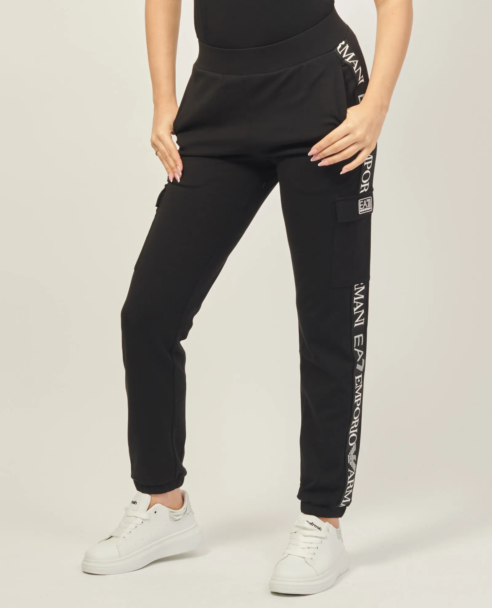 Pantaloni cargo EA7 Dynamic Athlete in tessuto tecnico