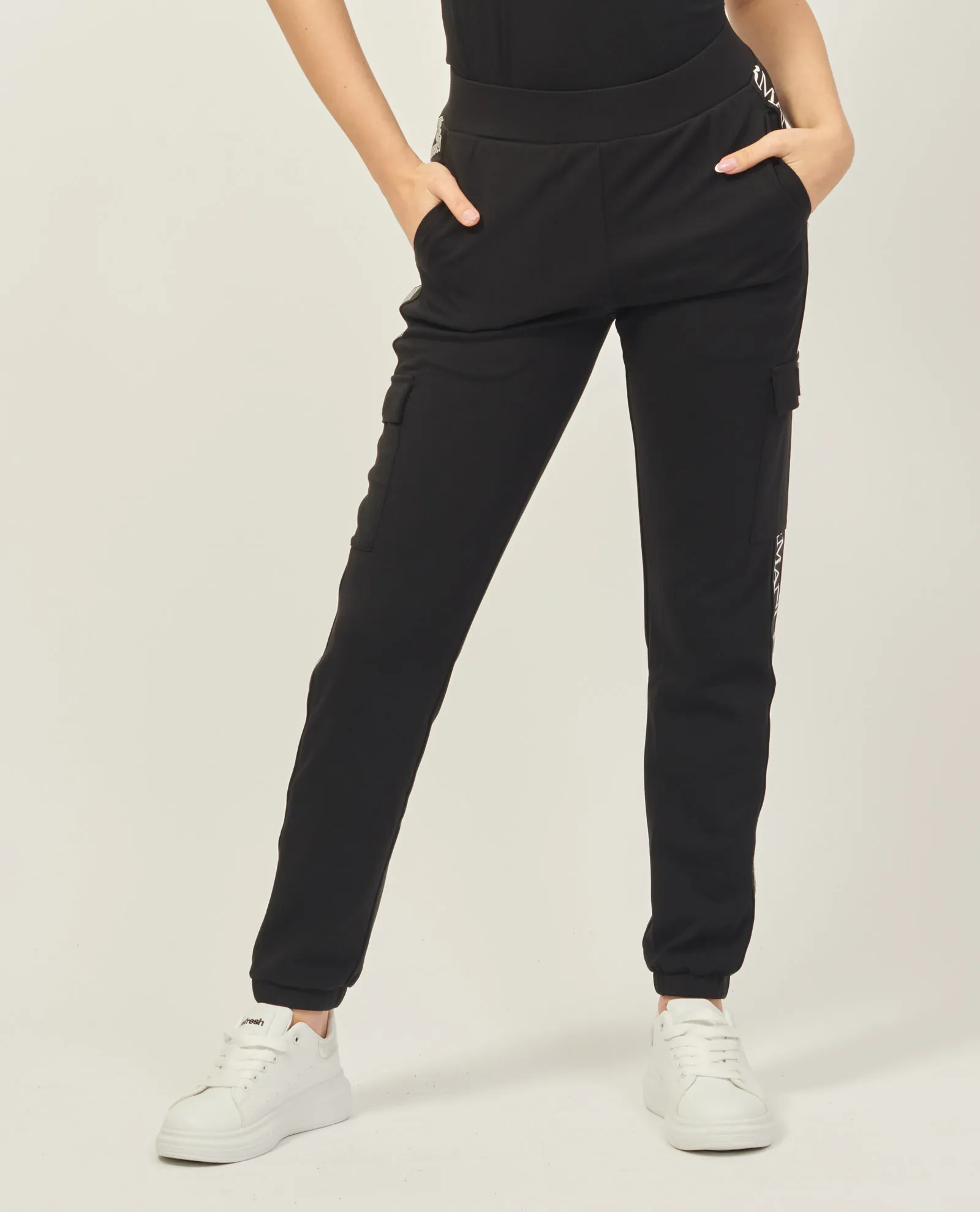 Pantaloni cargo EA7 Dynamic Athlete in tessuto tecnico