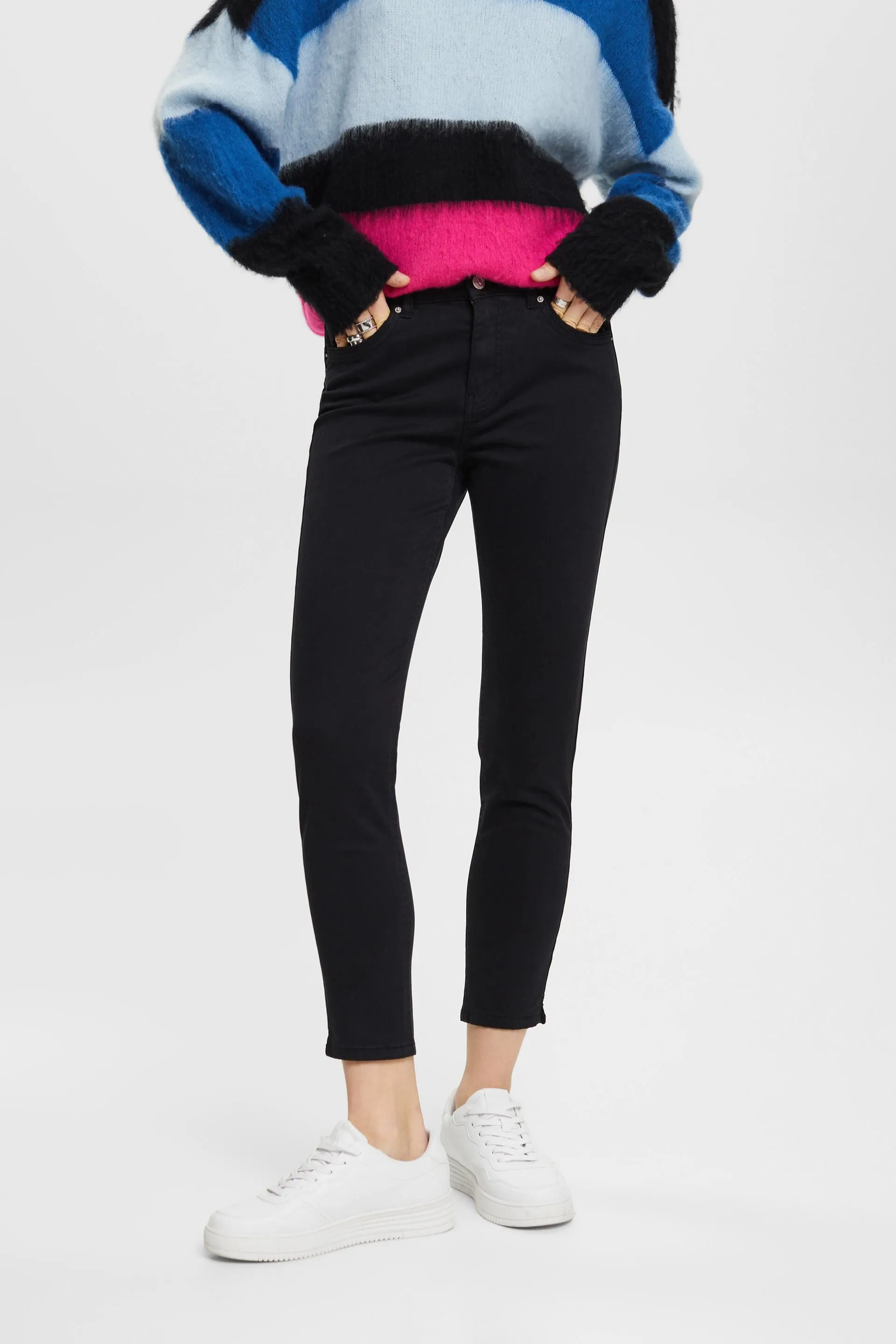 Pantaloni stretch a vita media cropped