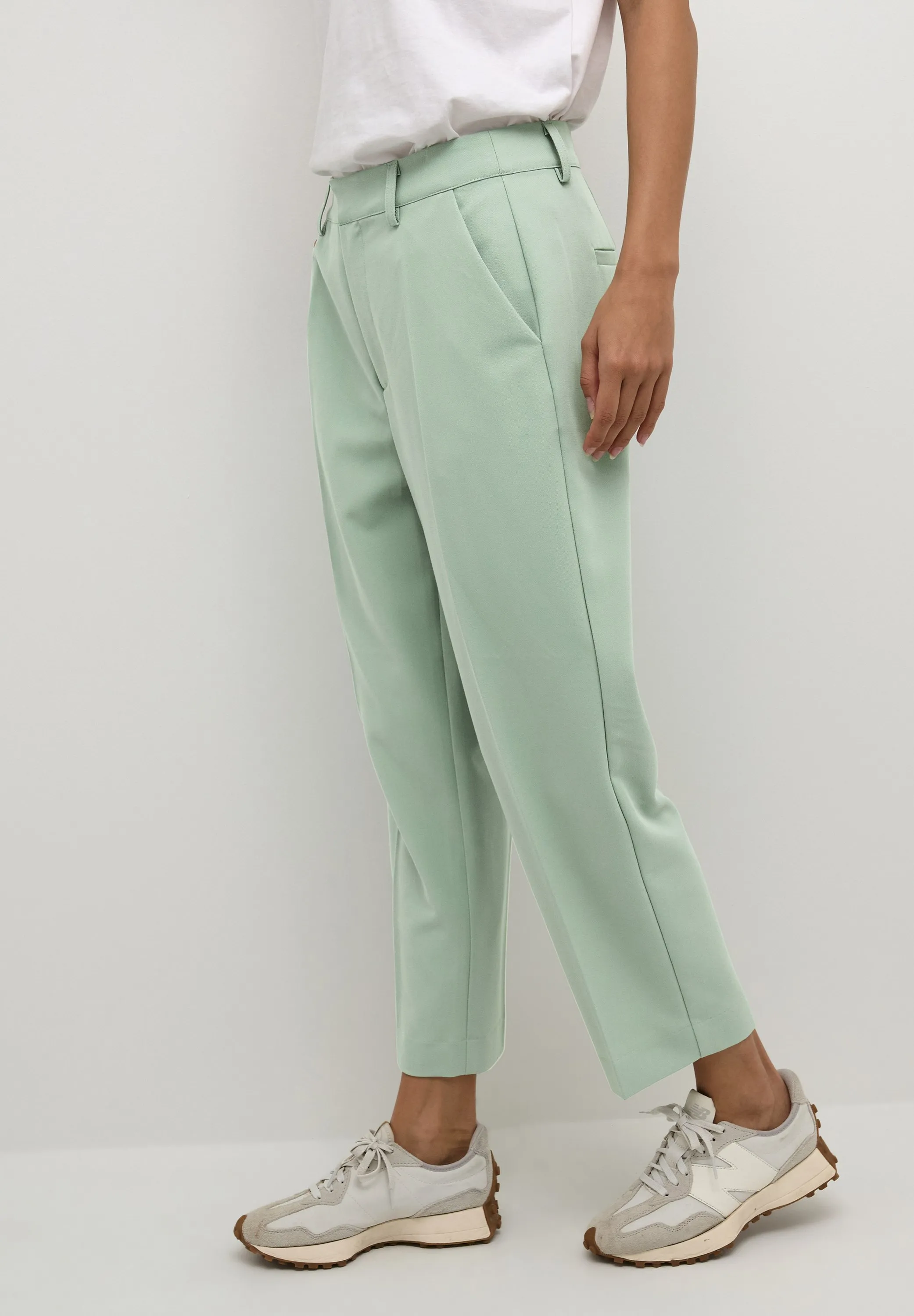 SAKURA CROPPED  - Chino
