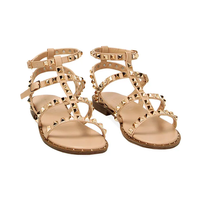 Sandali bassi beige con borchie