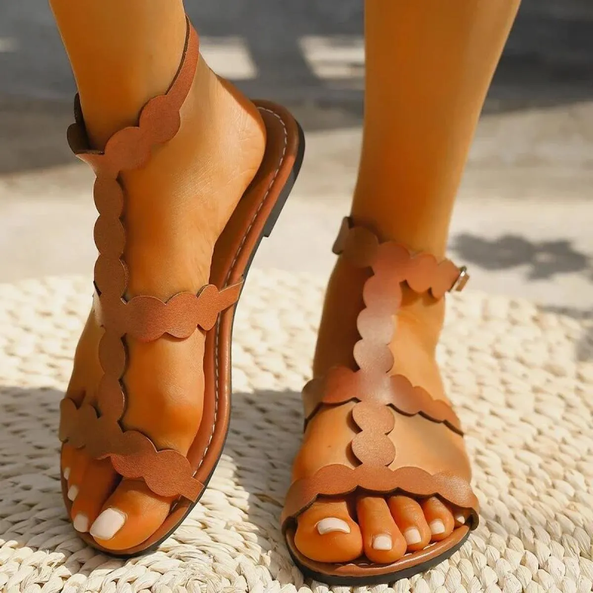 Sandali da donna Appartamenti Scarpe estive casual 2024 New Fashion Outdoor Beach Dress Infradito Walking Accogliente Designer B