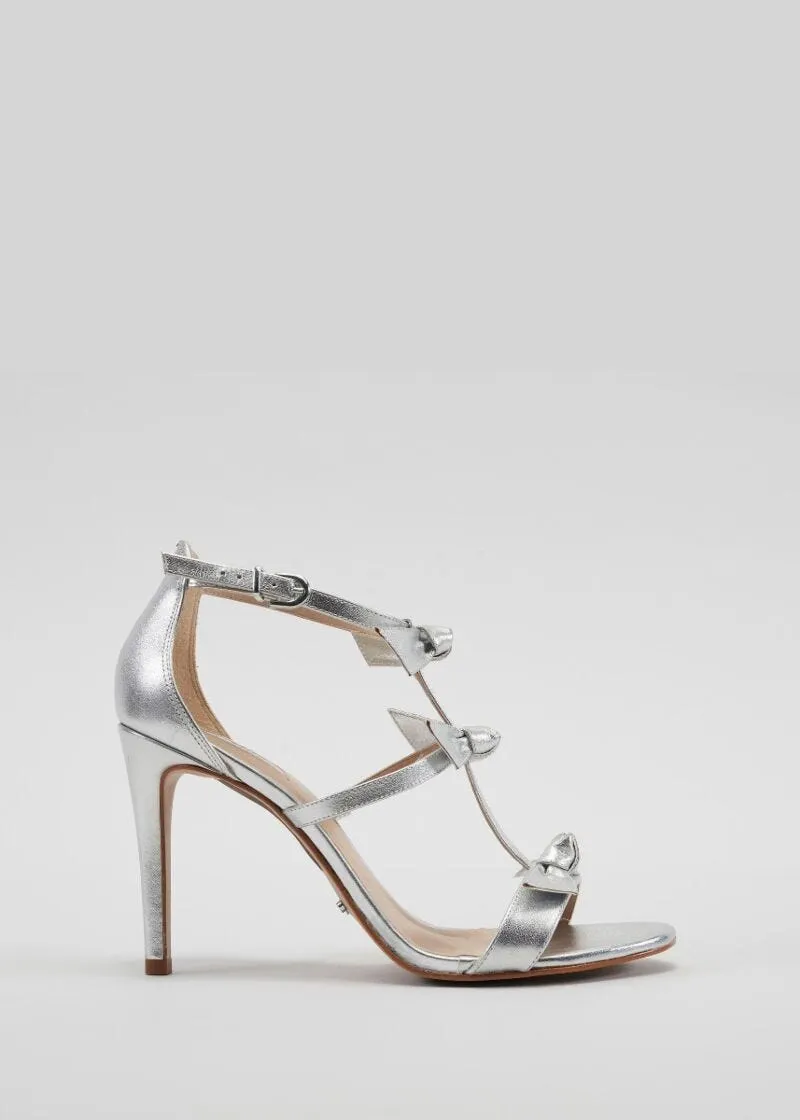Sandali stiletto con fiocchetti