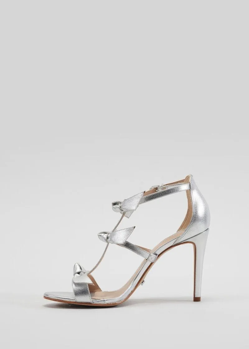 Sandali stiletto con fiocchetti