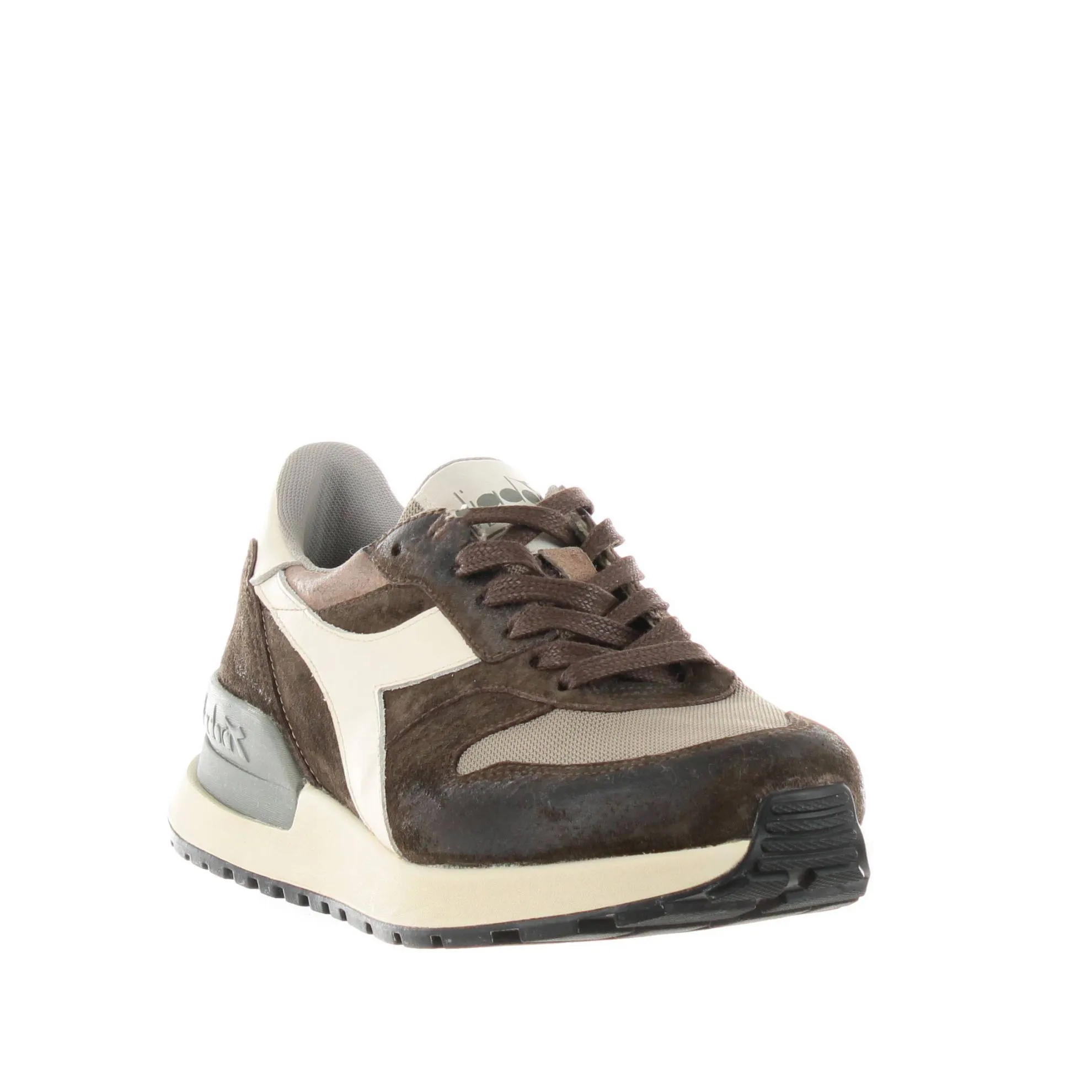 Sneaker conquest in suede