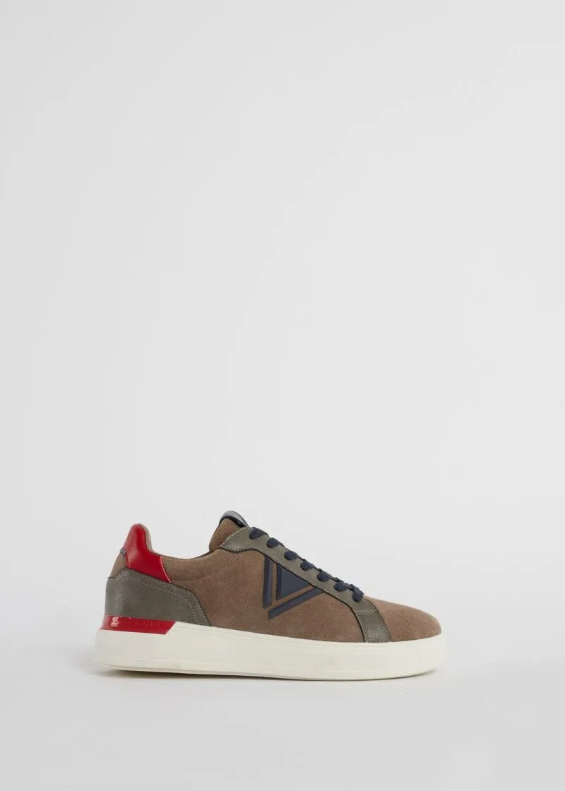 Sneaker in suede