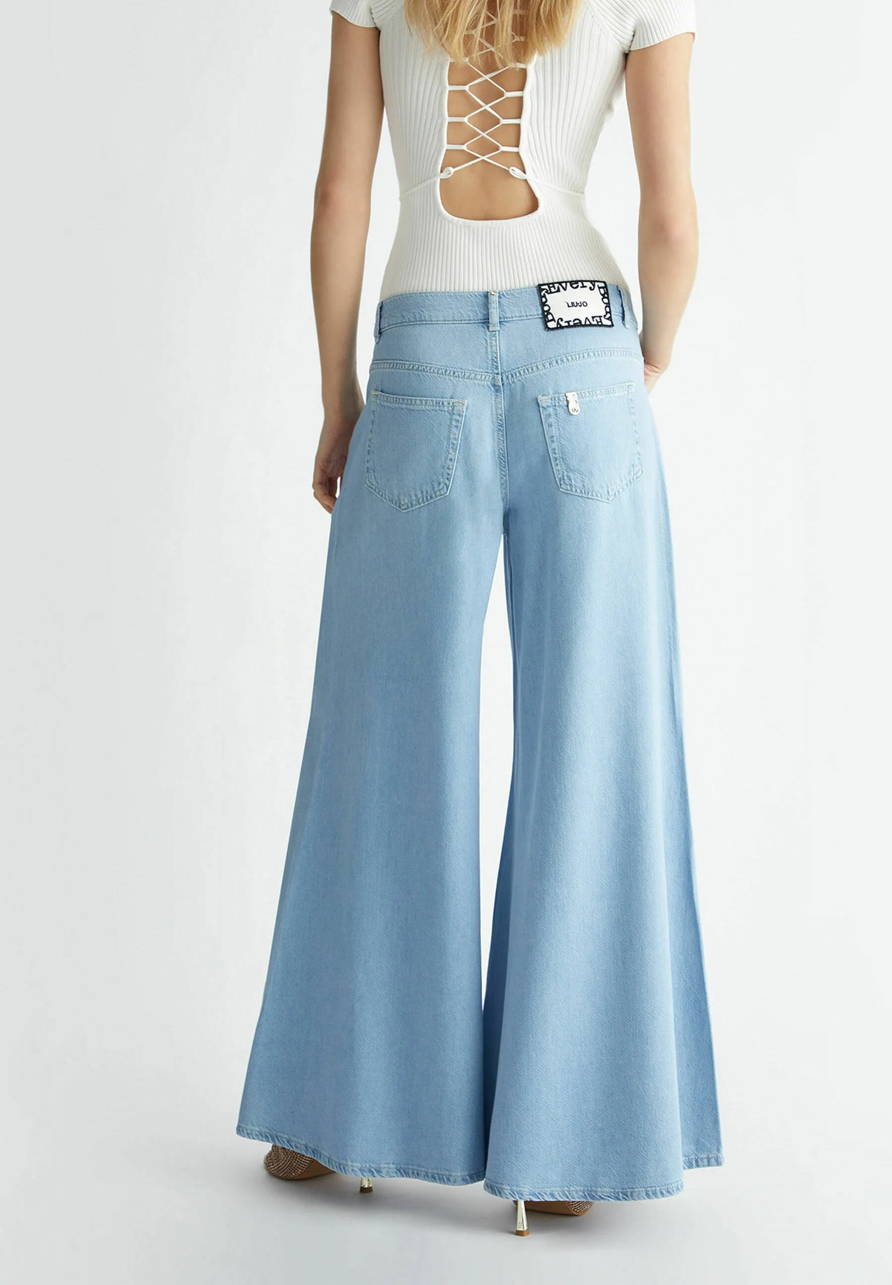 SUPER - Jeans a zampa