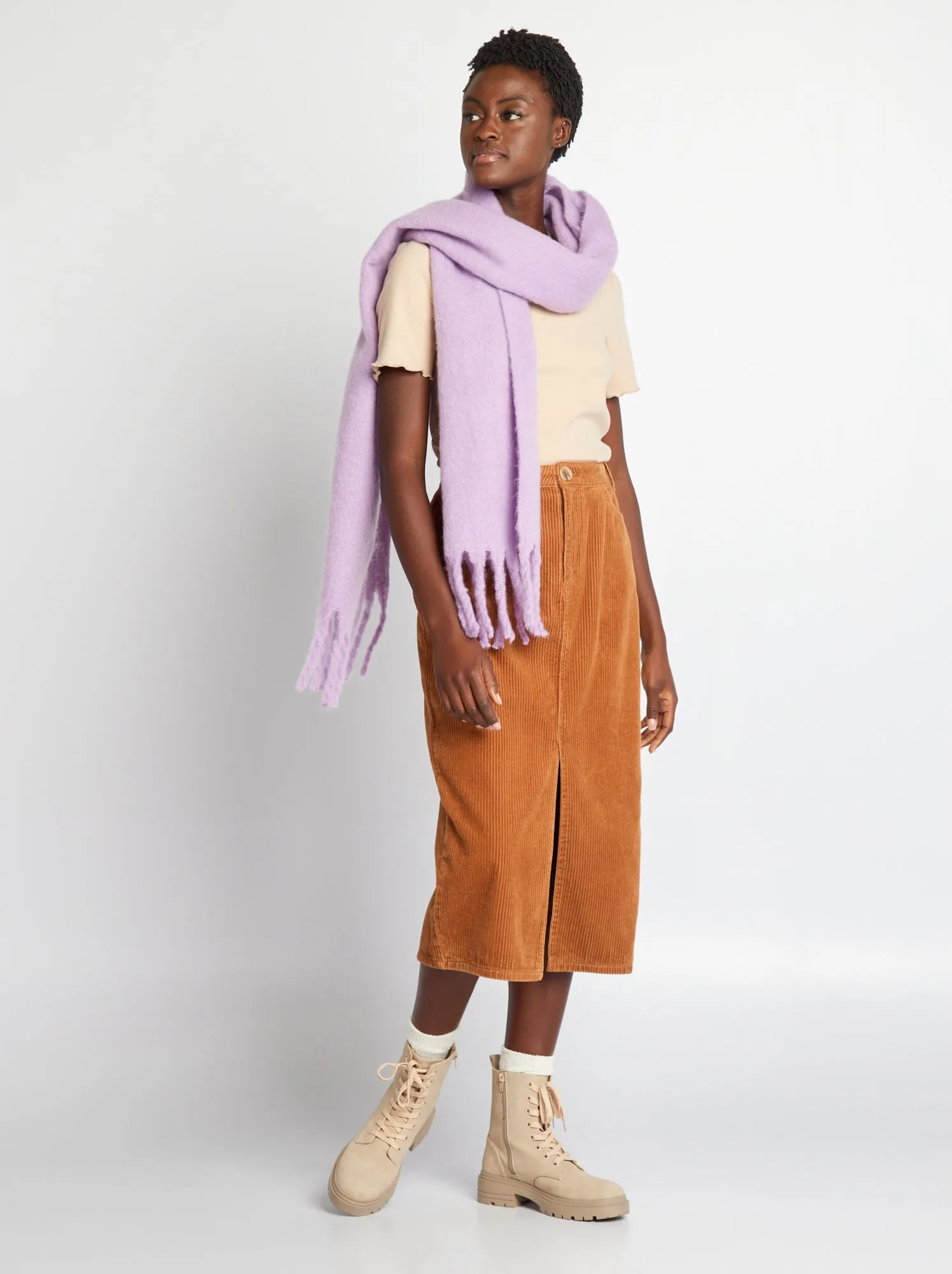 T-shirt a coste in tessuto soffice - BEIGE