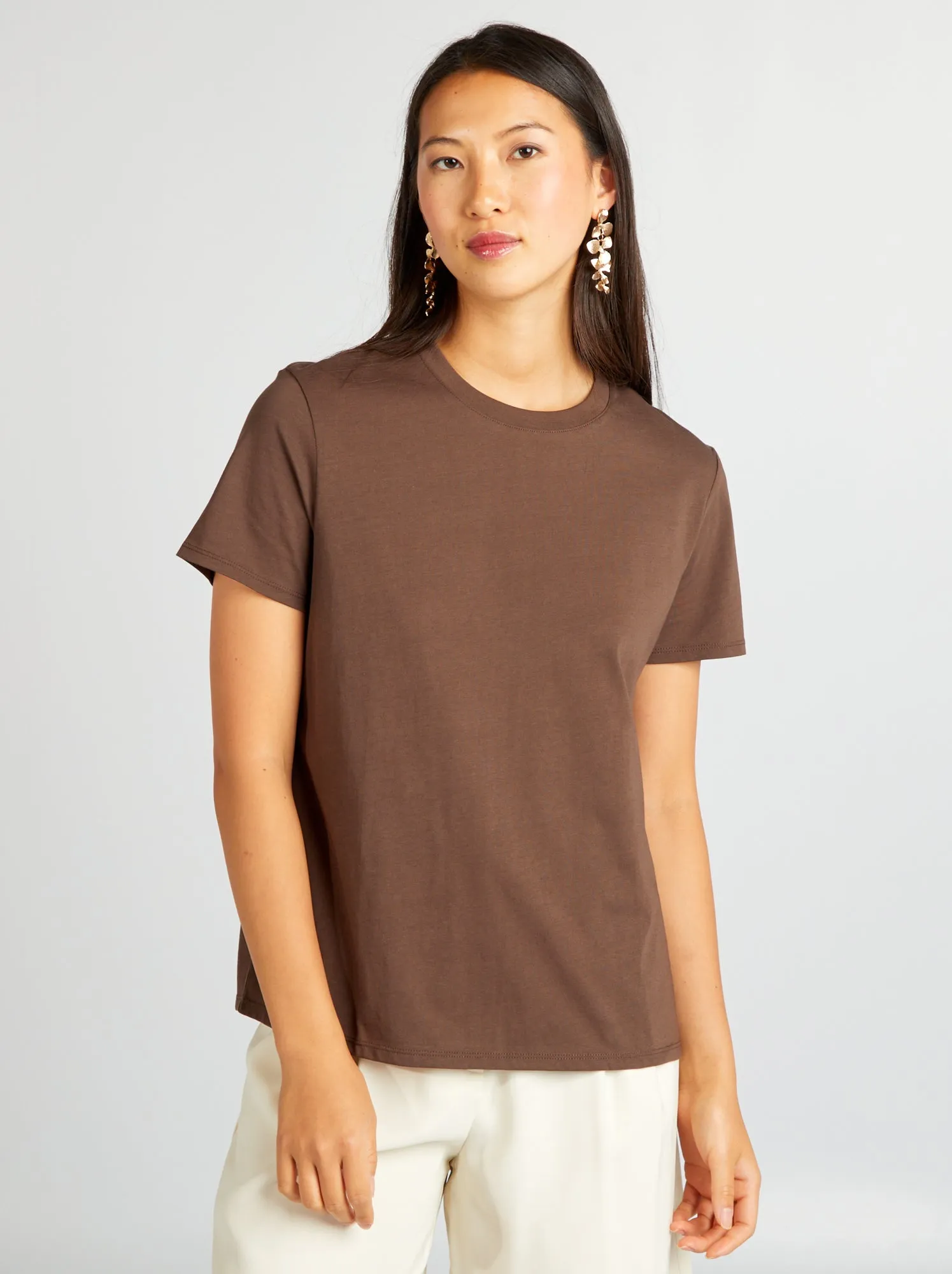 T-shirt tinta unita in jersey - MARRONE