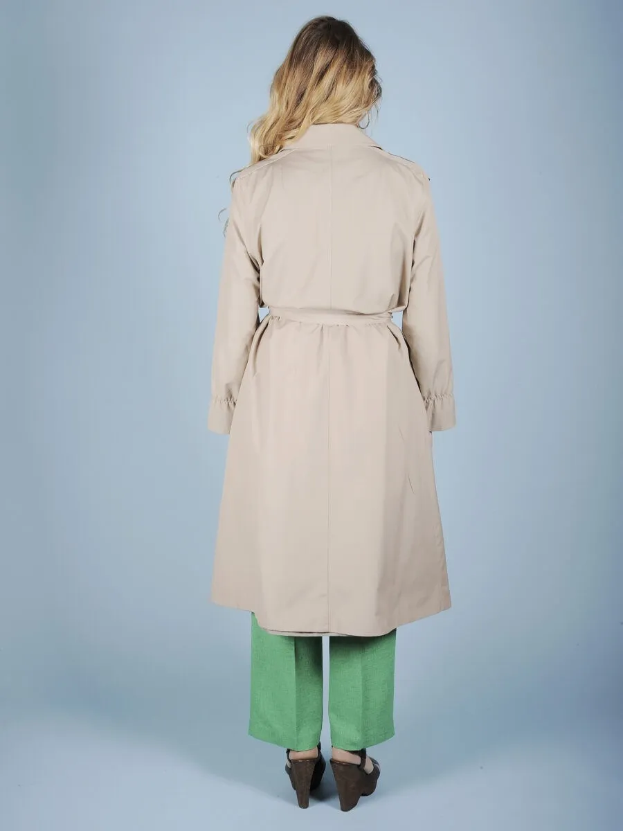 Trench beige con cintura