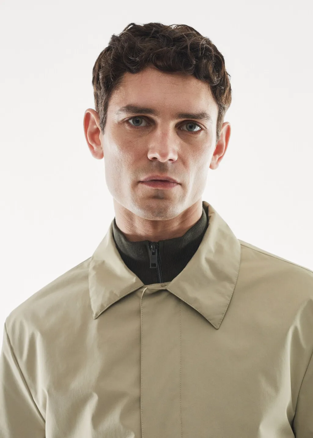 Trench water repellent
