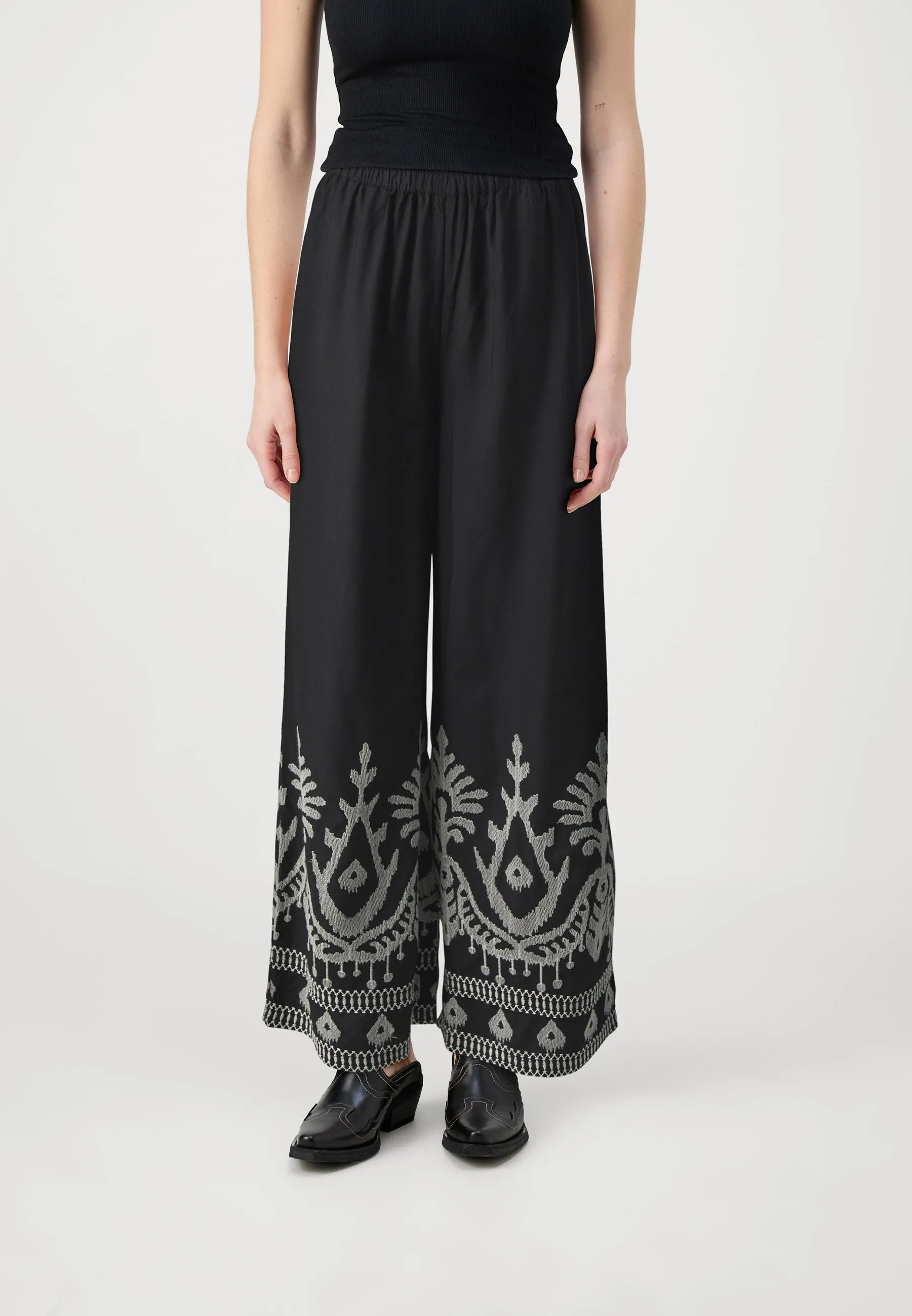 VIWINNIE ALETHEA CROPPED PANTS - Pantaloni